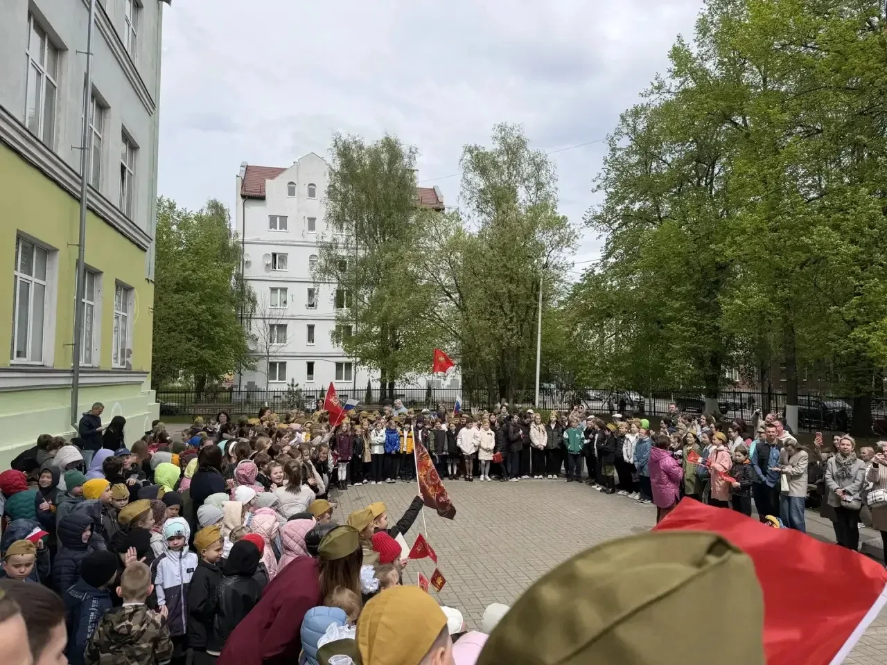 🕊️ Этот День Победы  Сегодня, 8 мая, вся начальная школа нашего лицея собралась вместе, чтобы вспомн