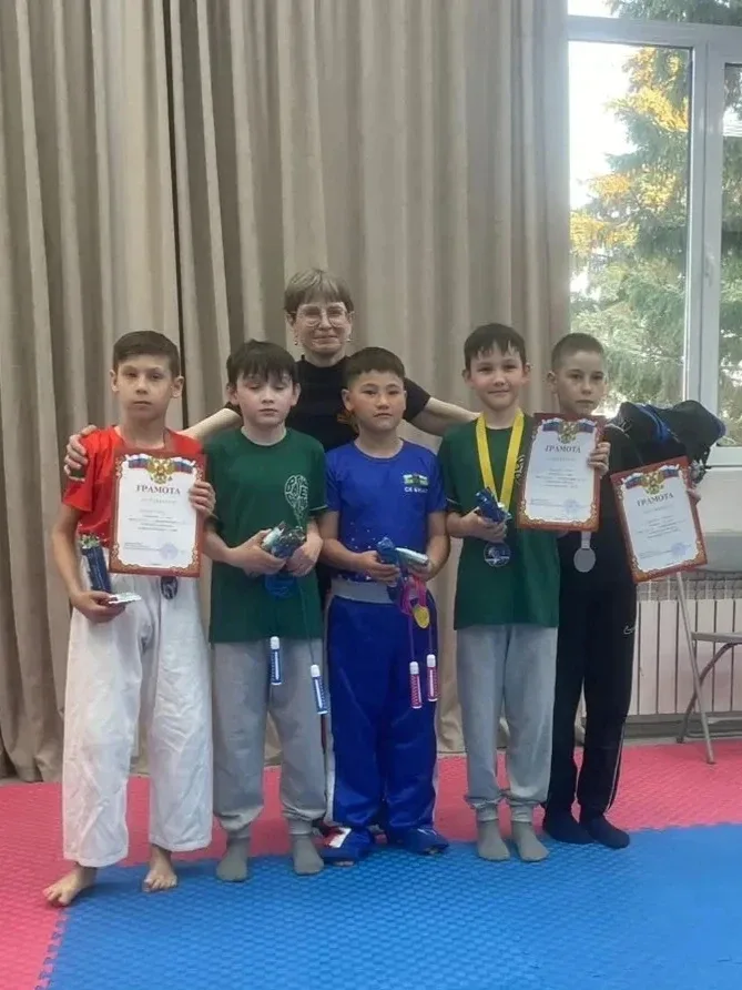 Победа, посвящённая Дню Победы!   Ученик 4 «В» класса Беспалов Роман стал призёром Турнира по кикбок