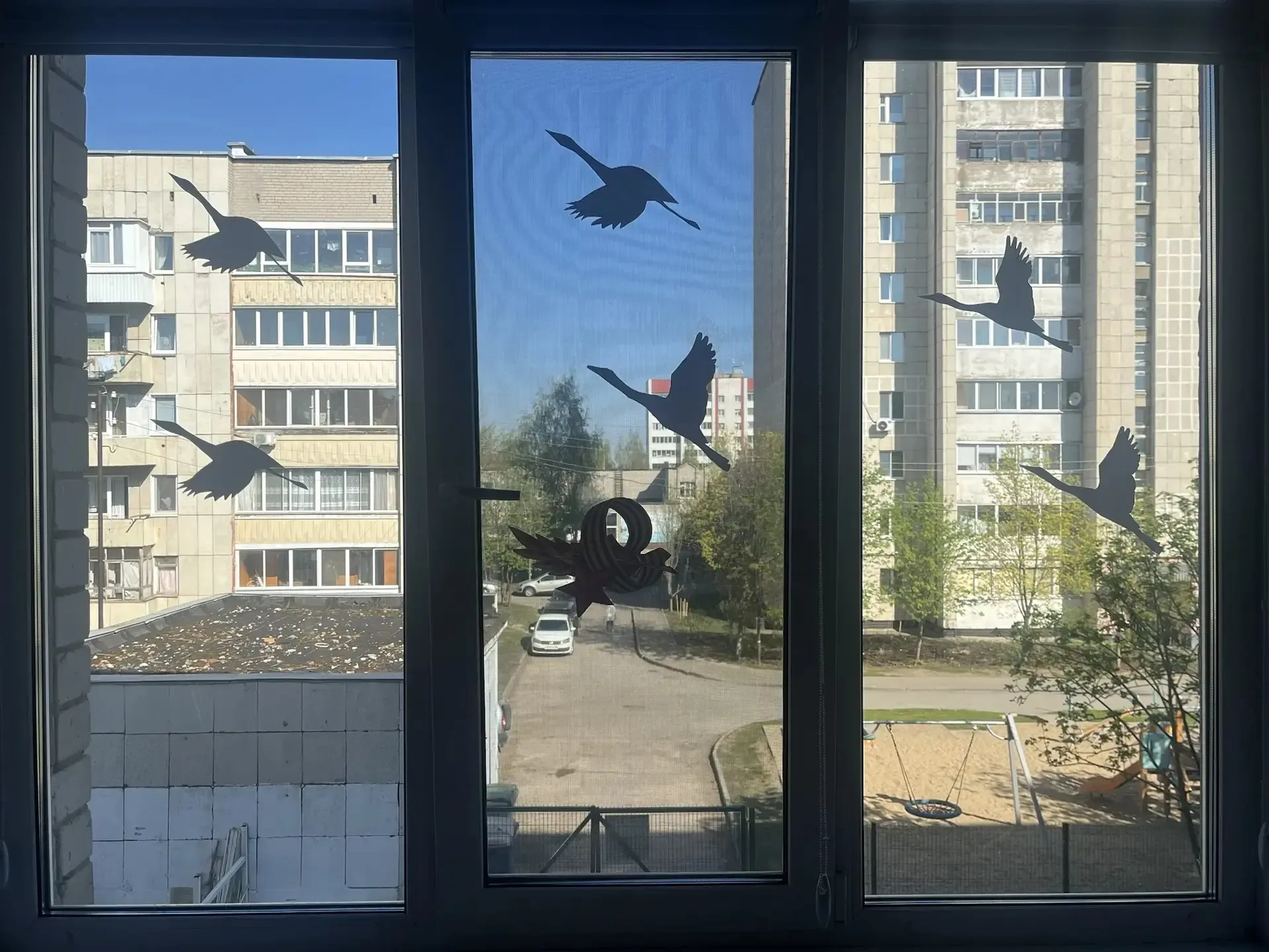 «Мы помним! Мы гордимся! Мы благодарим!»  В честь Дня Победы наша школа присоединилась к акции «Окна