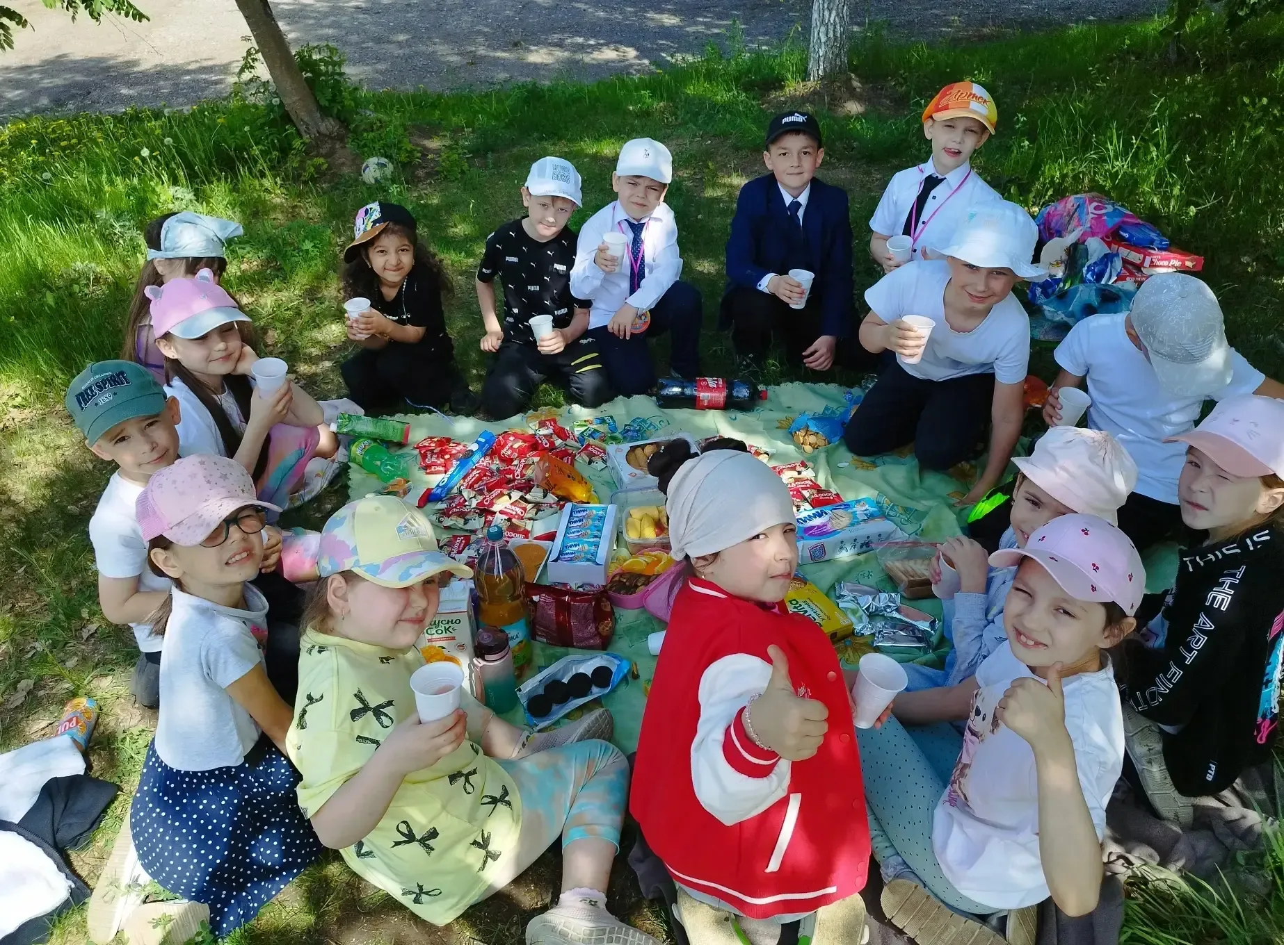 «Прощай, ПРОДЛЕНКА!»  Дорогие мои ученики! Уважаемые родители! Кажется, совсем недавно, мы с вами вс