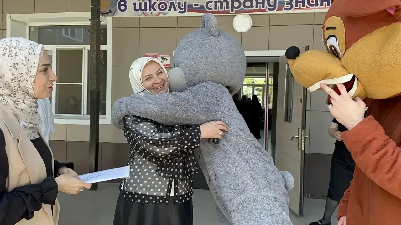 День добрых дел в нашей школе 🤝✨ Сегодня, 12 мая, наша школа наполнилась особой атмосферой тепла и р