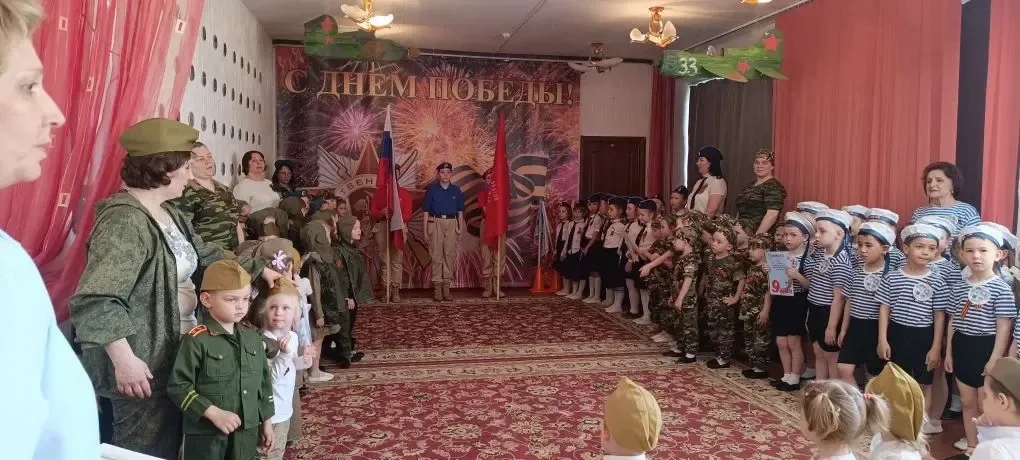 Юнармейцы ПТПЛ приняли участие в смотре строя и песни, приуроченном к 81-й годовщине Победы. Меропри