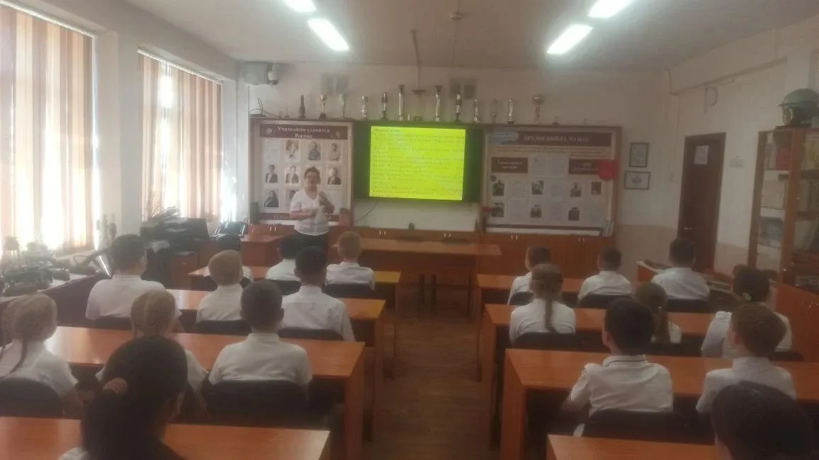 Уроки Мужества в музее «Истоки»: память о юных героях Великой войны 🕯️  В преддверии 9 Мая — Дня Поб