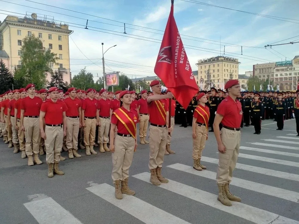 🎉 В честь Дня Победы школа №114 присоединилась к праздничным мероприятиям.  9 мая Барнаул стал центр