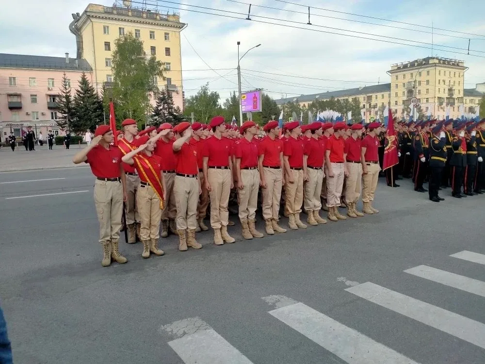 🎉 В честь Дня Победы школа №114 присоединилась к праздничным мероприятиям.  9 мая Барнаул стал центр