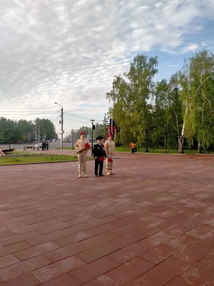 🎉 В честь Дня Победы школа №114 присоединилась к праздничным мероприятиям.  9 мая Барнаул стал центр