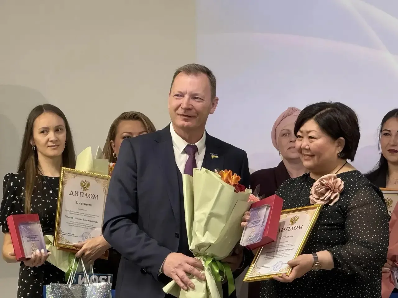 🎊 Поздравляем нашего талантливого педагога! 🎊  Манхирова Светлана Петровна, педагог-психолог РБНЛИ №