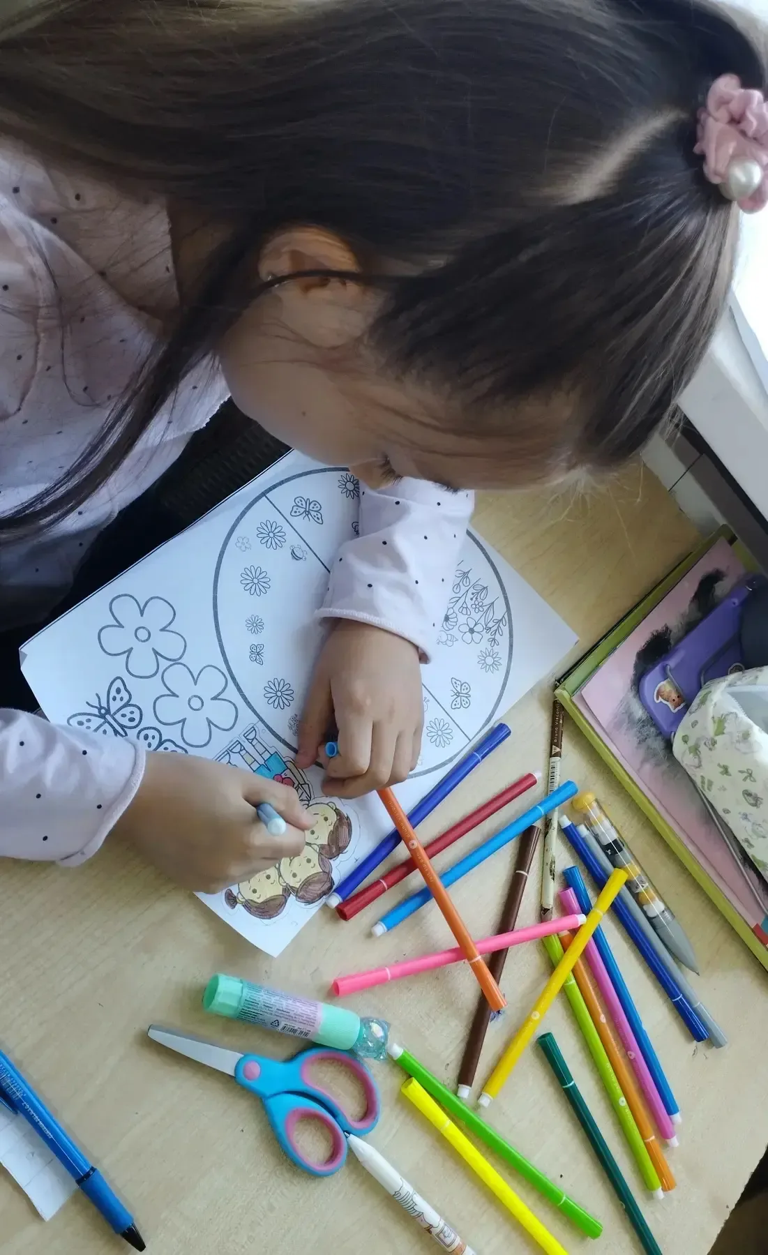 🎨 Наши ученики начальной школы — настоящие творцы! В честь Дня детских общественных организаций Росс