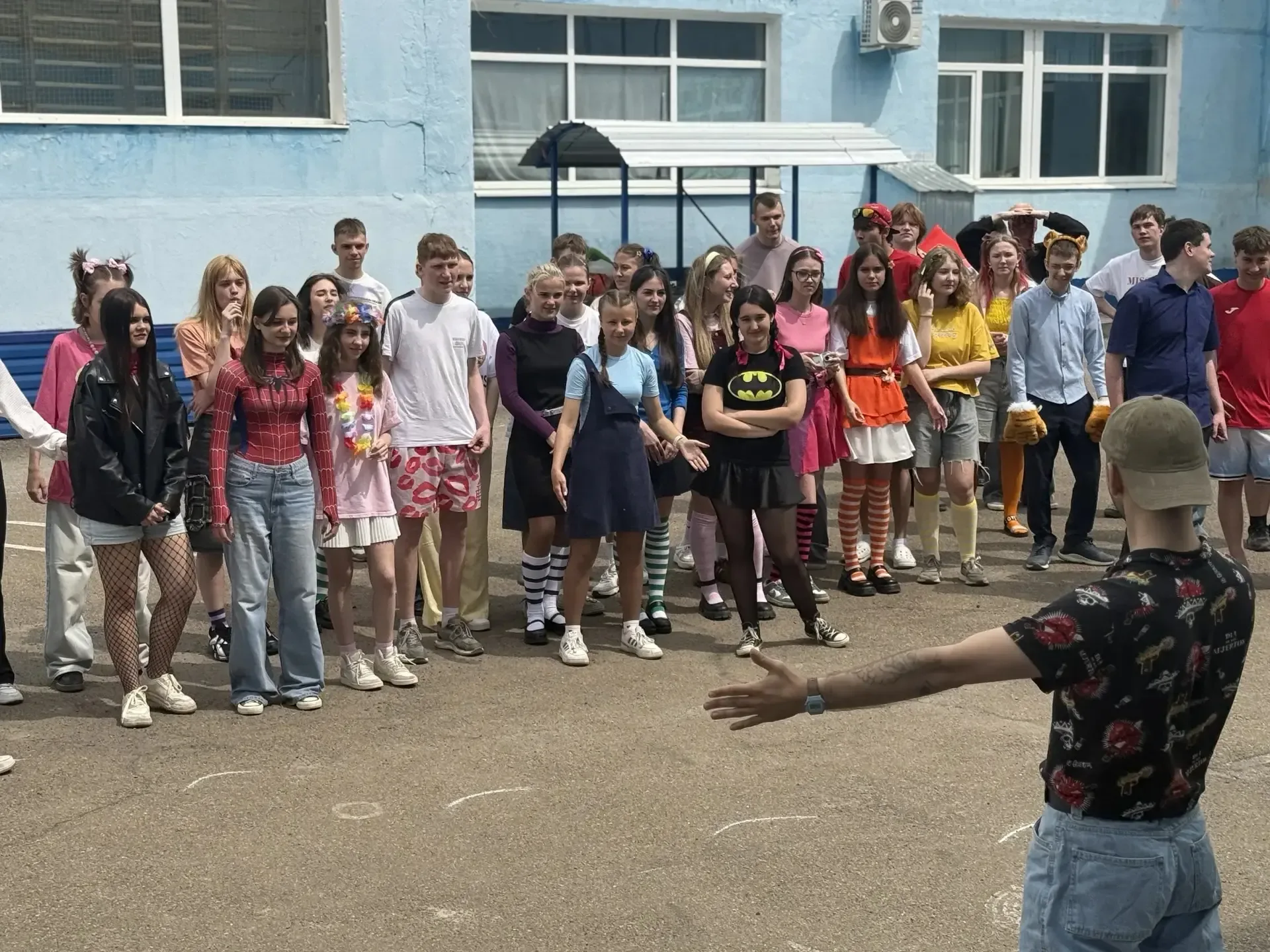 🔔 Детство, прощай! В нашей школе ярко завершается учебный год для одиннадцатиклассников  Вот и подхо