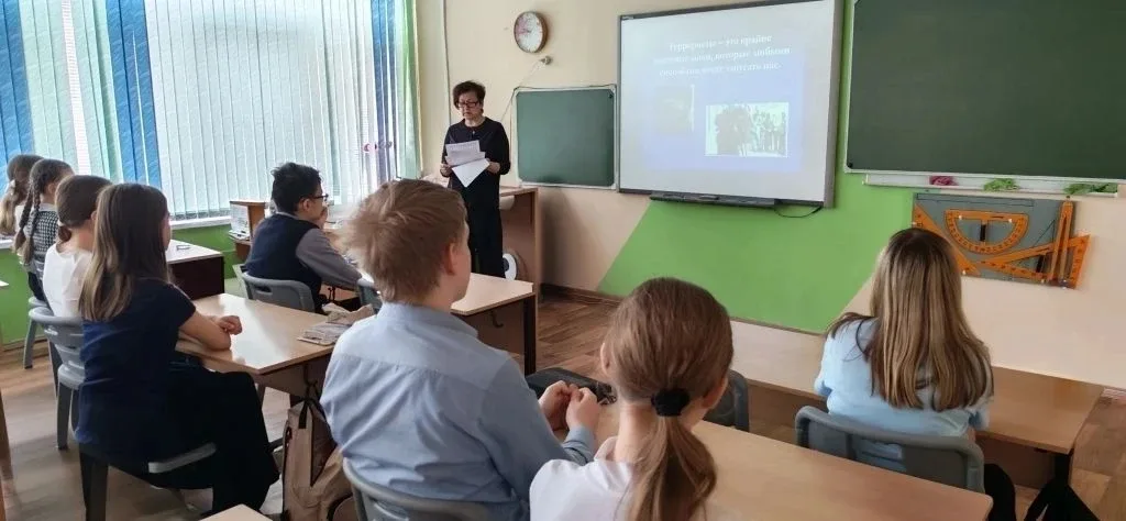15 мая социальный педагог Рябцева О.В.провела беседы на  тему " Терроризм и безопасность человека в 