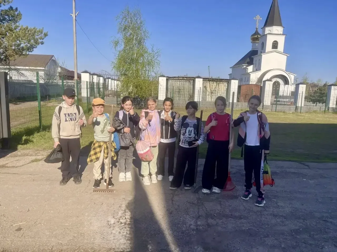 «Чистота начинается с нас»: ученики начальной школы вышли на субботник На прошедшей неделе ученики н