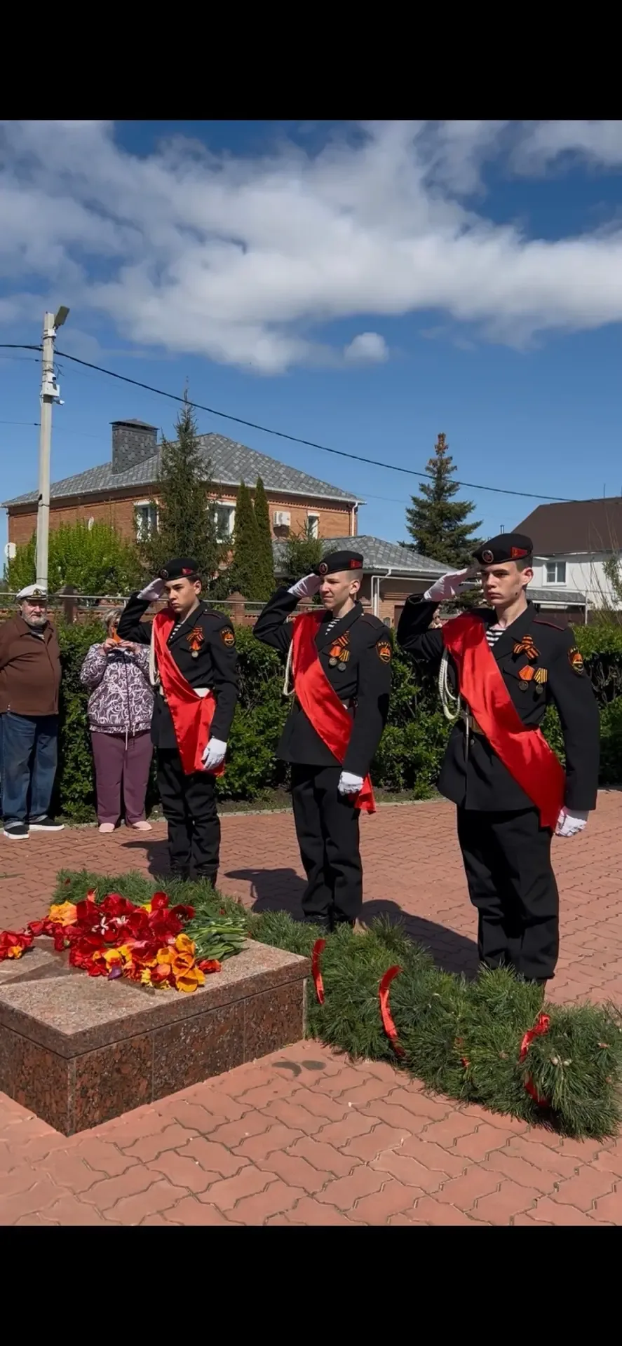 С праздником Великой Победы нас 🫡 Курсанты «Дельты», родители, тренерский и руководящий состав возда