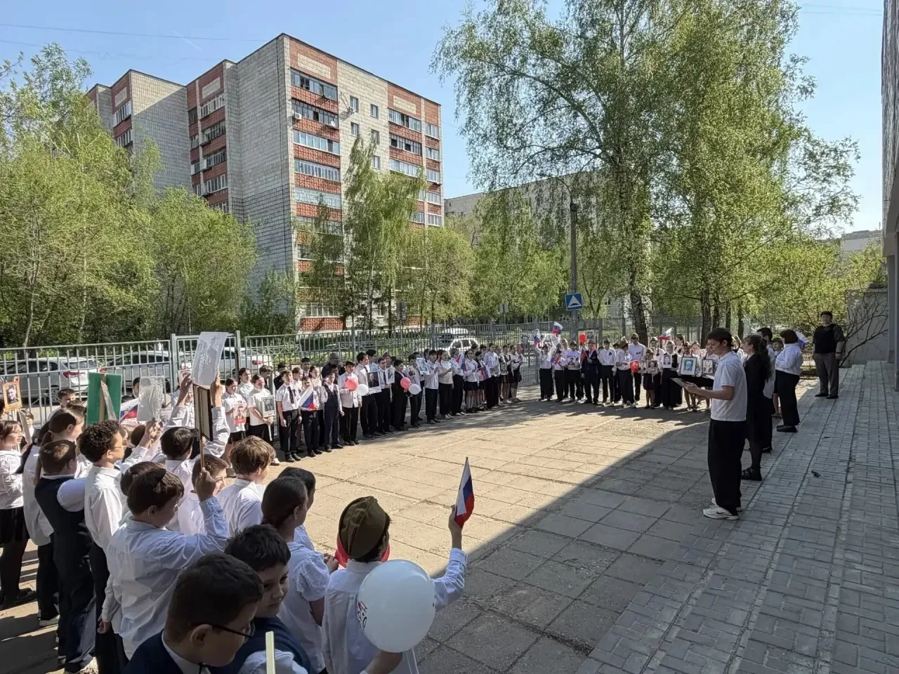 ⭐️«БЕССМЕРТНЫЙ ПОЛК» ПАМЯТЬ, ГОРДОСТЬ И ЕДИНСТВО⭐️  8 мая в нашей школе прошла Всероссийская акция «
