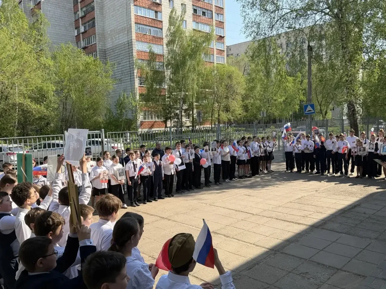 ⭐️«БЕССМЕРТНЫЙ ПОЛК» ПАМЯТЬ, ГОРДОСТЬ И ЕДИНСТВО⭐️  8 мая в нашей школе прошла Всероссийская акция «