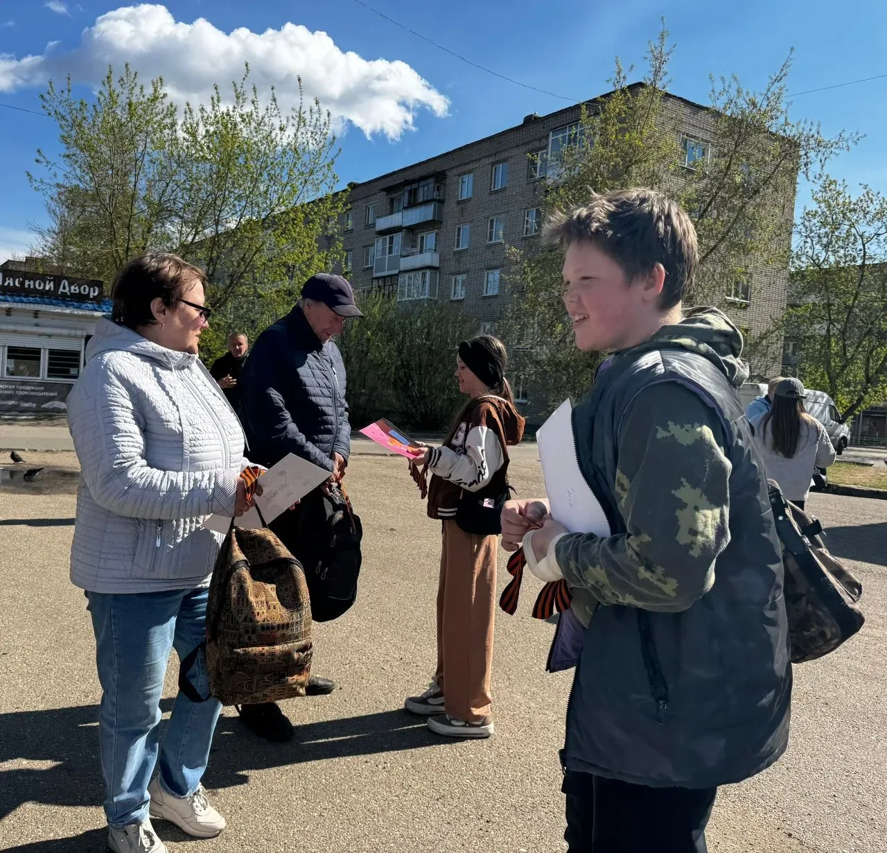 ПОЗДРАВЛЕНИЯ С ДНЁМ ПОБЕДЫ!   💐Волонтёрский отряд «Ты не один» ЦО №17 имени А.А. Герасимова не остал