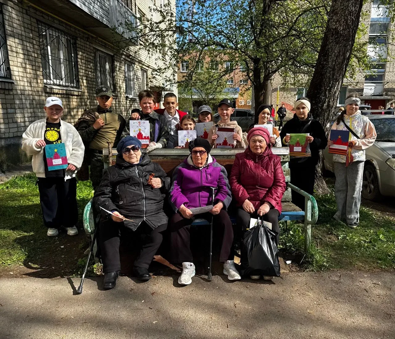 ПОЗДРАВЛЕНИЯ С ДНЁМ ПОБЕДЫ!   💐Волонтёрский отряд «Ты не один» ЦО №17 имени А.А. Герасимова не остал
