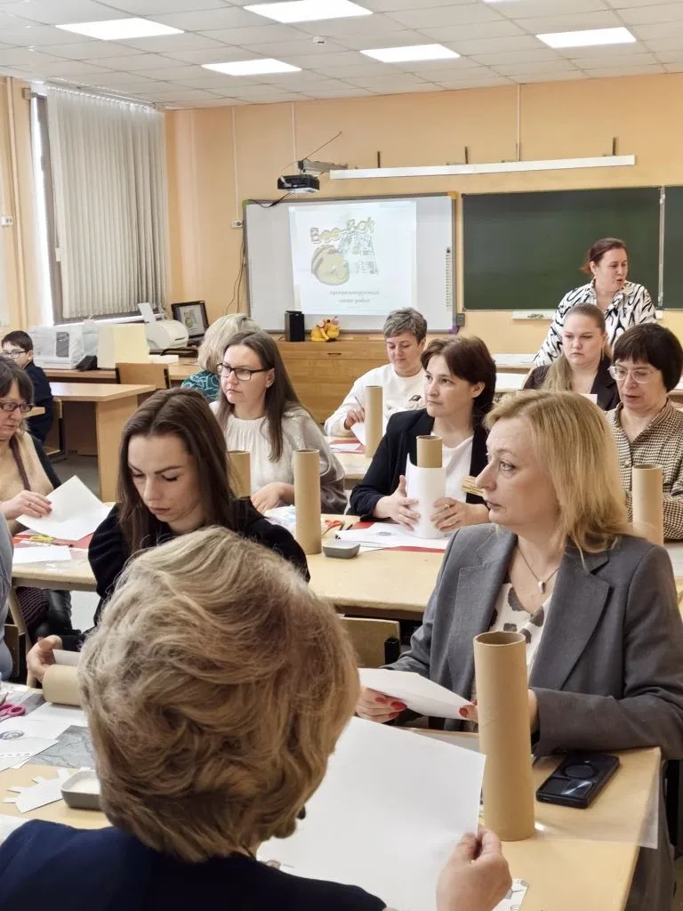 ✨ Продолжение мероприятия было не менее ярким.  📚 Для обучающихся - работа секций XXXI научно-практи