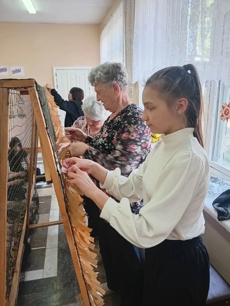 Учащиеся нашей школы продолжают плести сети под руководством Чвановой Валентины Васильевны, мамы вып