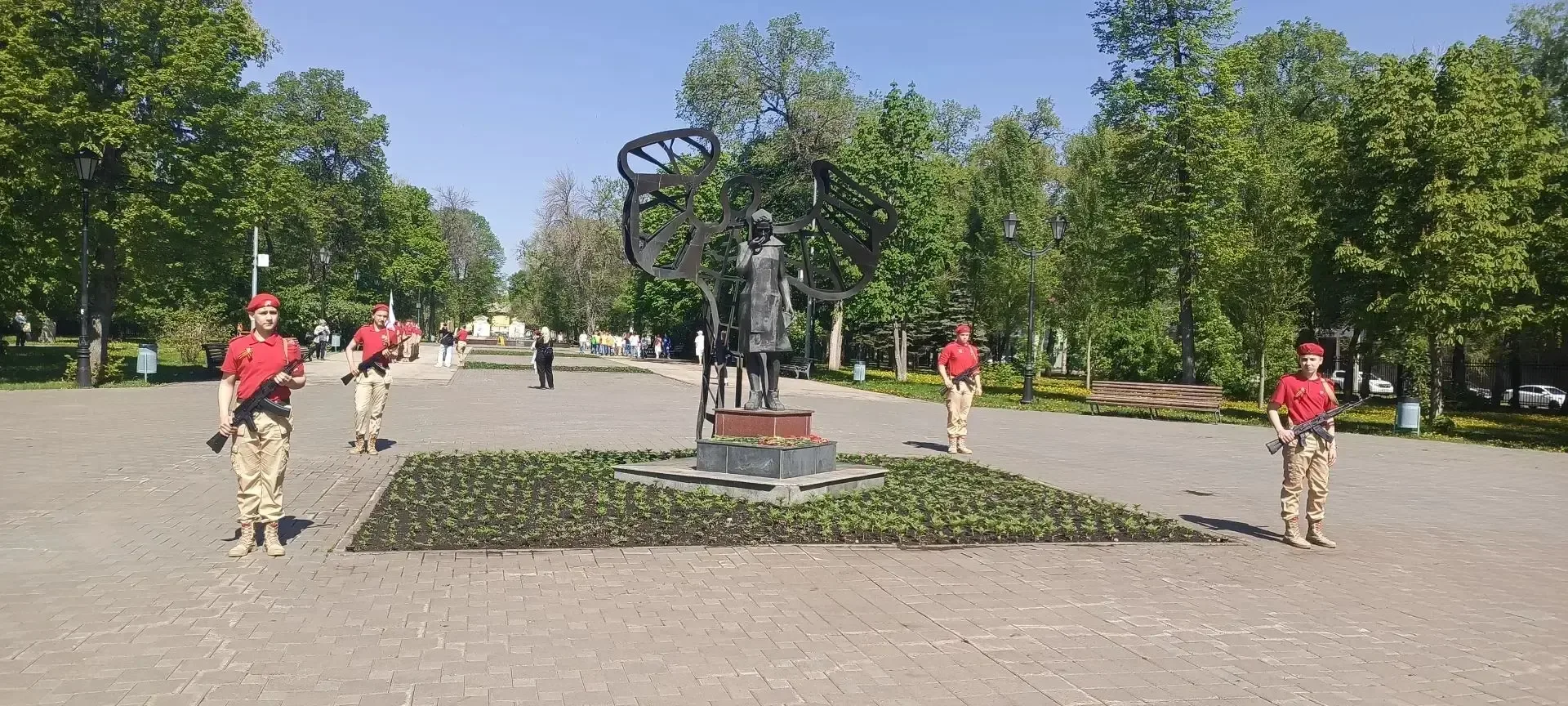 ✨ Сегодня — день памяти и гордости! ✨  📅В преддверии Великого дня Победы  наш парадный расчёт Промыш
