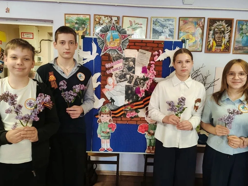🎖️ Сегодня в нашей школе прошли особенные уроки, посвящённые 9 Мая!🎖️  В преддверии Дня Победы учени