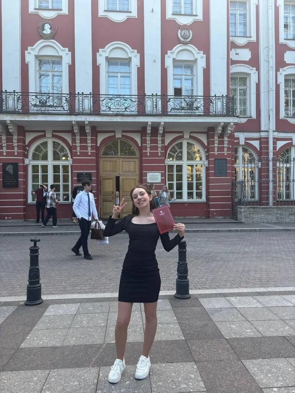 Одиннадцать лет школы и блестящий финал! ✨  Как за один год стать желанным абитуриентом для МГУ, Выш