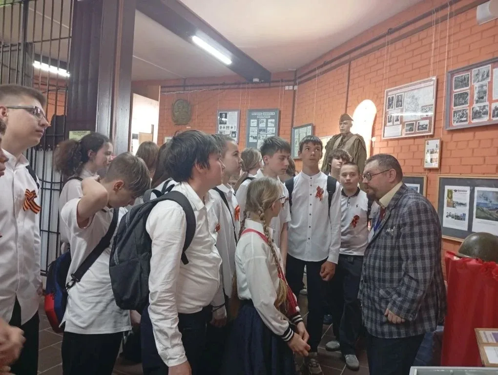 Вчера наши семиклассники побывали на увлекательном музейном уроке, посвящённом Лискинской земле в го