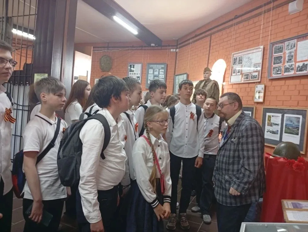 Вчера наши семиклассники побывали на увлекательном музейном уроке, посвящённом Лискинской земле в го