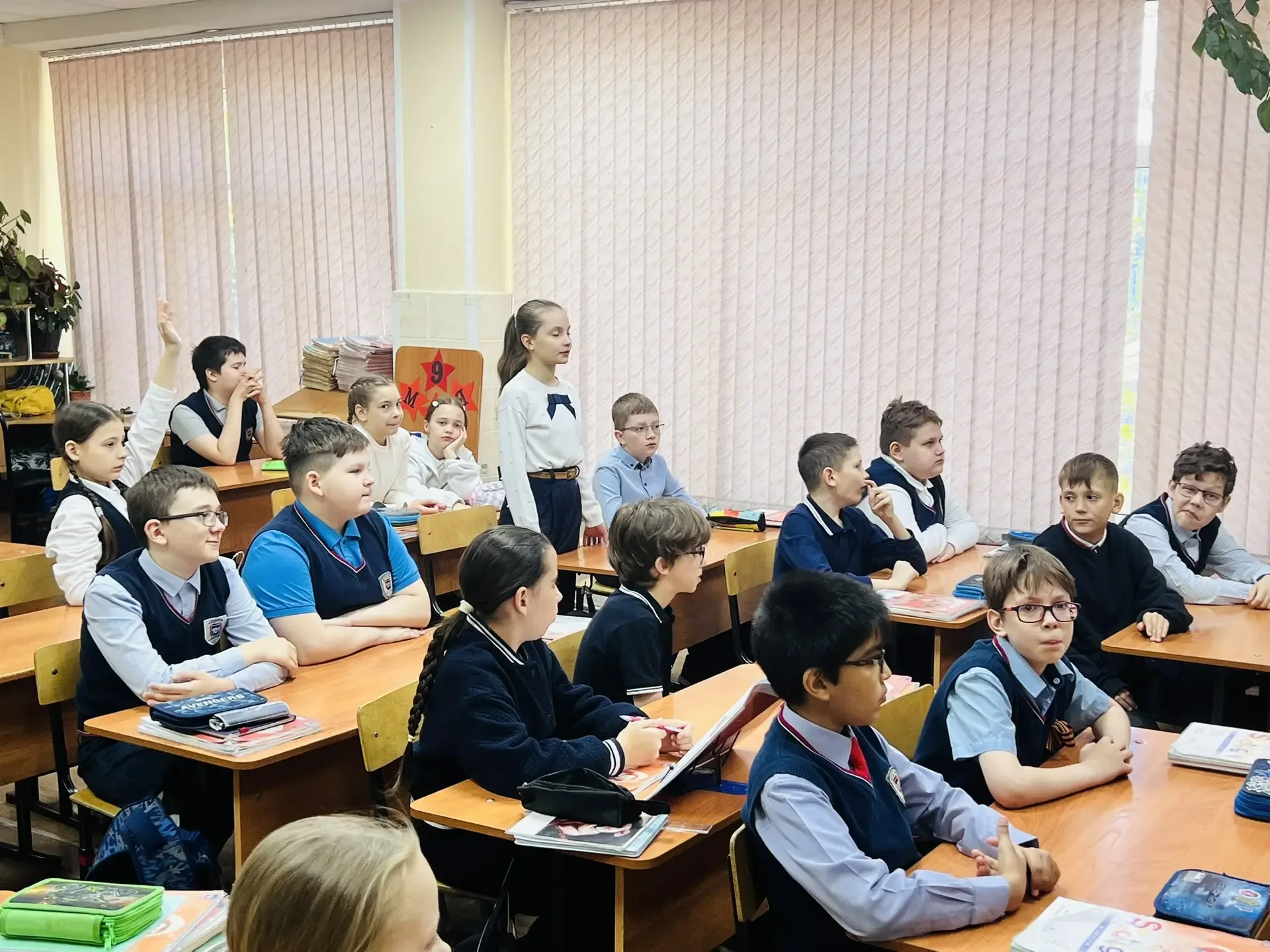 Новая неделя в нашем лицее традиционно началась с занятия «Разговоры о важном». И тема сегодня прост