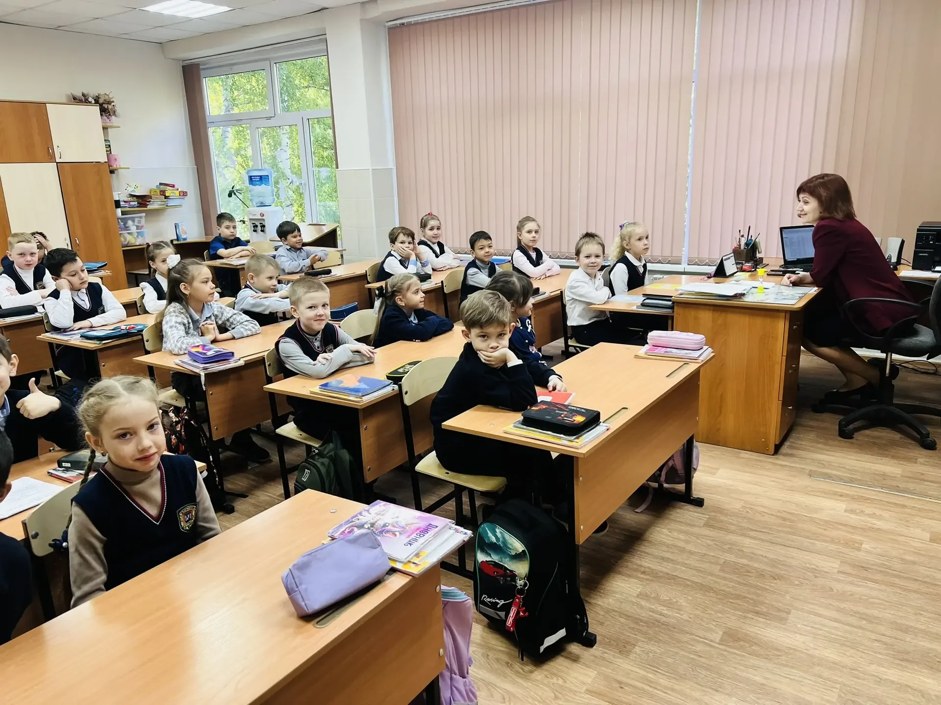 Новая неделя в нашем лицее традиционно началась с занятия «Разговоры о важном». И тема сегодня прост