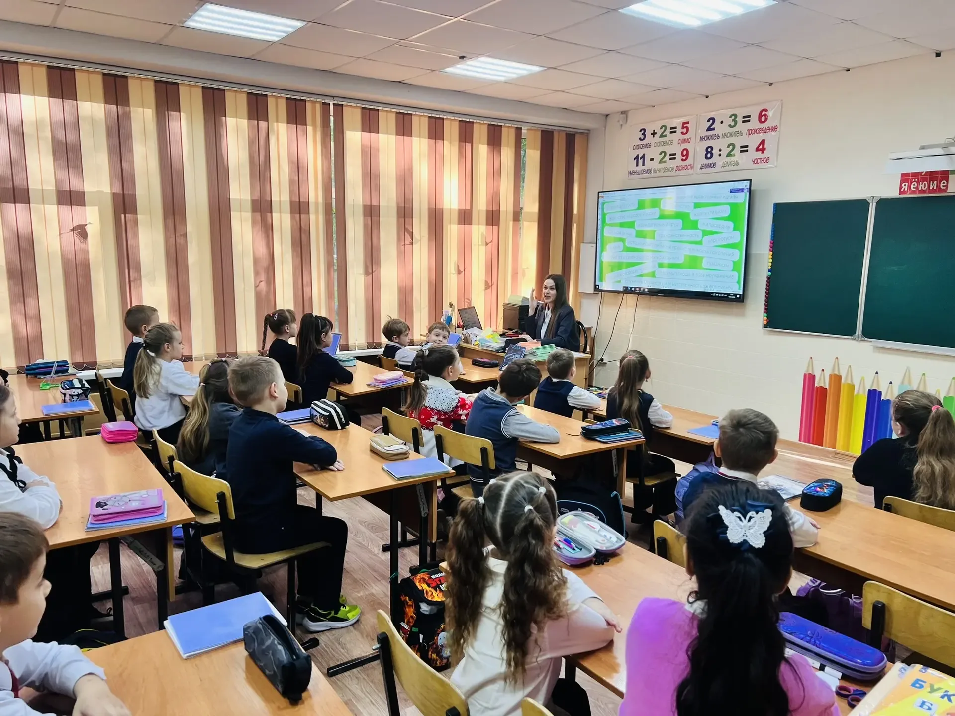 Новая неделя в нашем лицее традиционно началась с занятия «Разговоры о важном». И тема сегодня прост