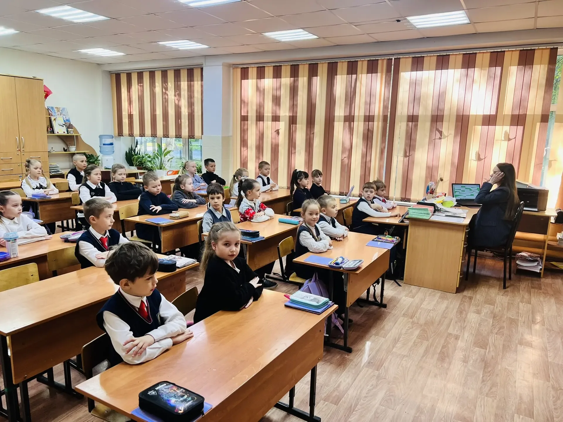 Новая неделя в нашем лицее традиционно началась с занятия «Разговоры о важном». И тема сегодня прост