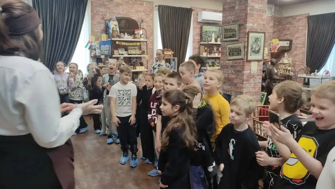 🍫 Сладкое приключение 2 «В»! 🍬  Сегодня наш класс побывал в настоящей сказке — в Музее шоколадного м