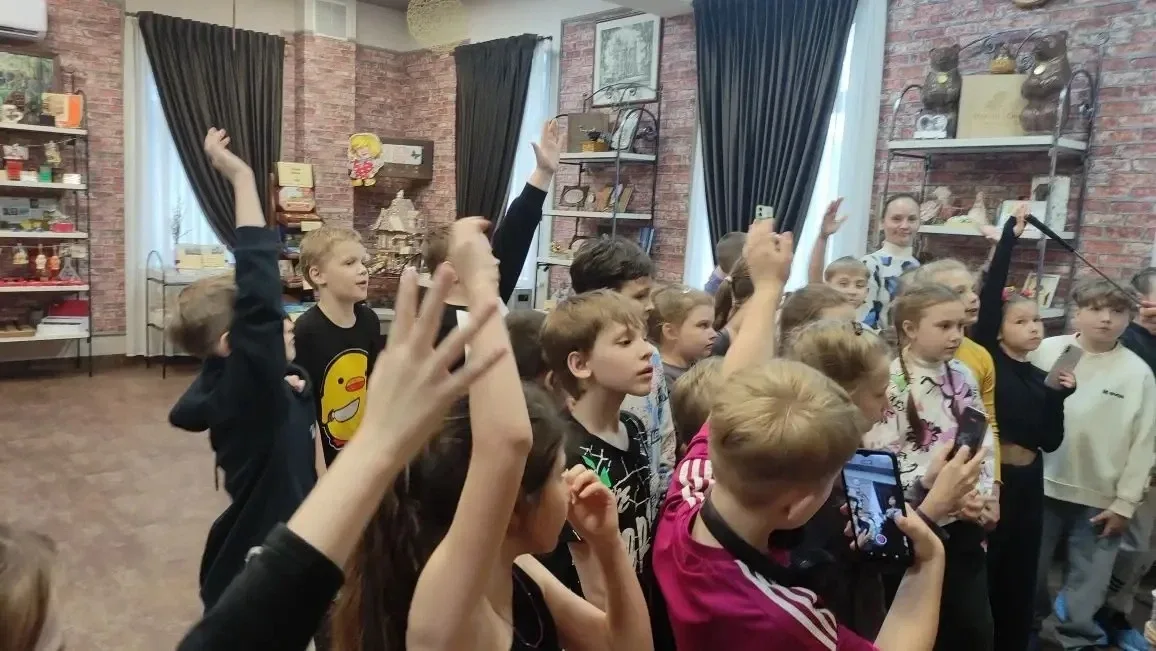 🍫 Сладкое приключение 2 «В»! 🍬  Сегодня наш класс побывал в настоящей сказке — в Музее шоколадного м