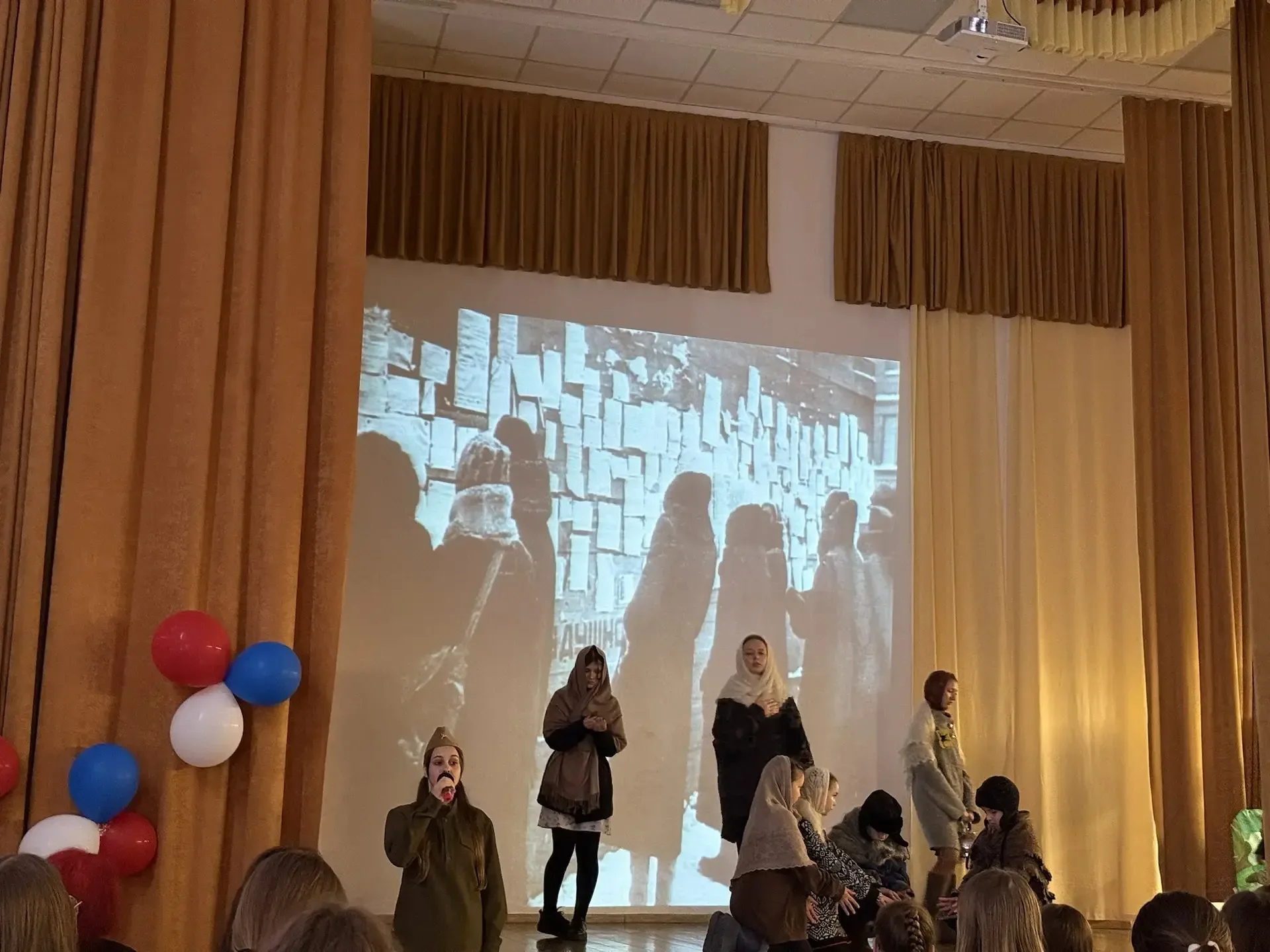 📜 «Фронтовые письма»: концерт, который тронул сердца ❤️✨  8 мая в нашем лицее состоялся трогательный