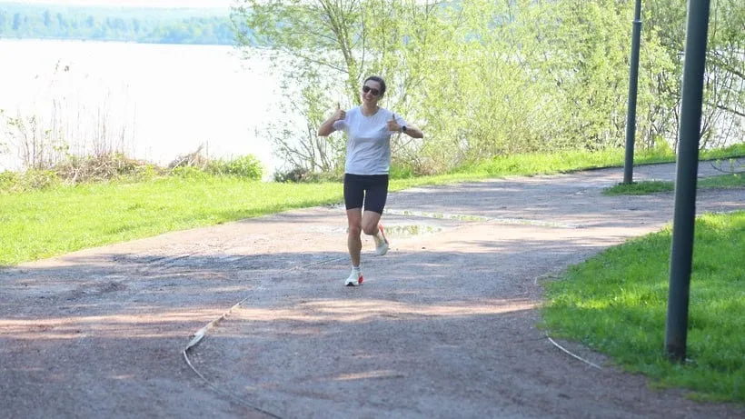 🏃‍♂️ Более 50 участников пробежали «5 вёрст» по набережной Солнечногорска!  Традиционный забег прошё
