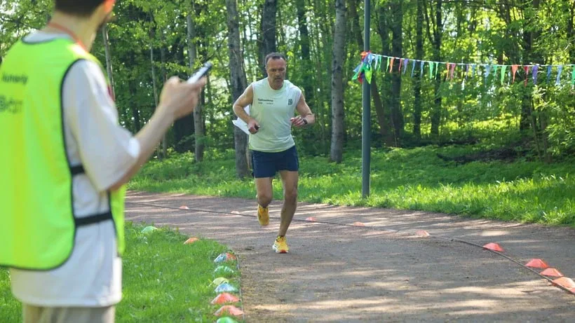 🏃‍♂️ Более 50 участников пробежали «5 вёрст» по набережной Солнечногорска!  Традиционный забег прошё