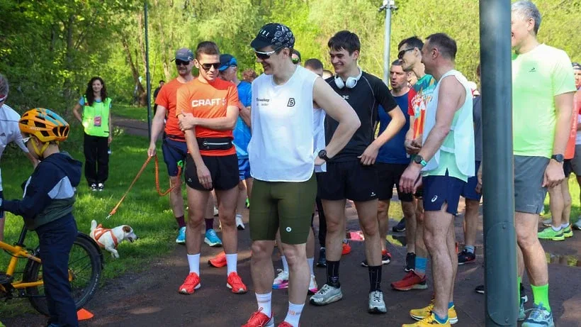 🏃‍♂️ Более 50 участников пробежали «5 вёрст» по набережной Солнечногорска!  Традиционный забег прошё