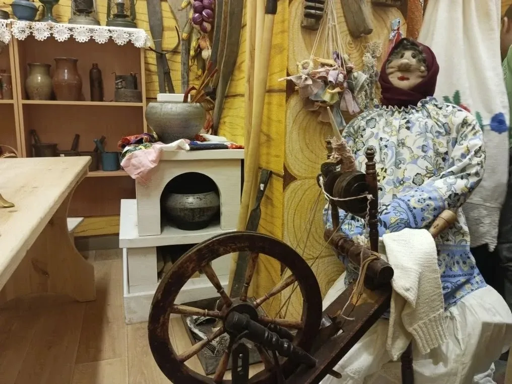 История оживает: наши ребята в музее «Горница»  🏘️12 мая ребята группы "Нескучайки" совершили увлека