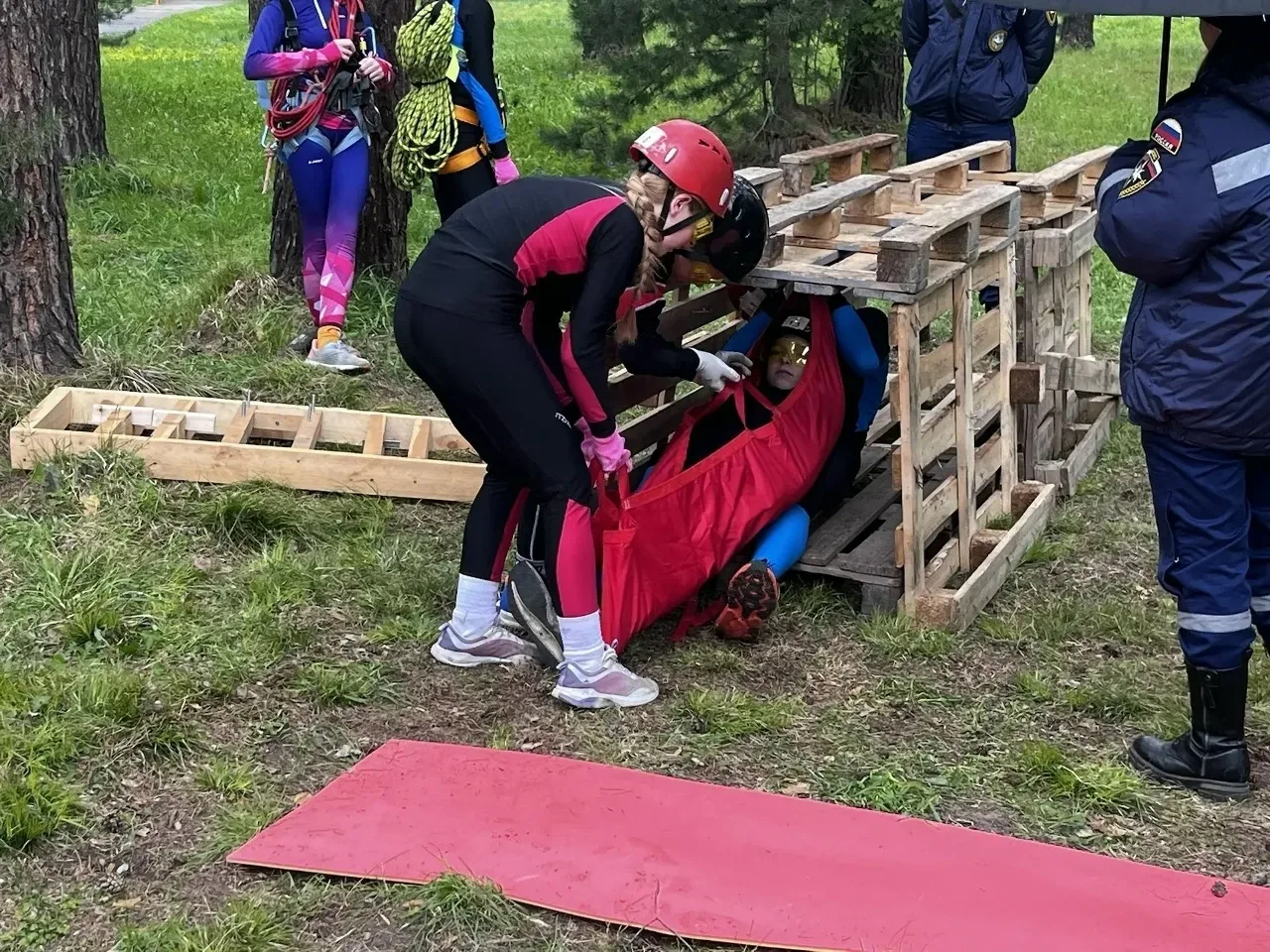 ЛУЧШИЕ В ОБЛАСТИ  Обе команды воспитанников центра туризма и спорта из Стрежевого заняли первые мест