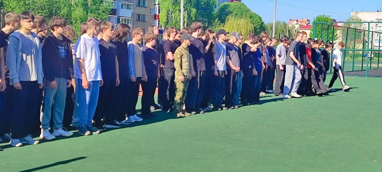 💪Учащиеся 10 классов школ города Жигулевск приняли участие в военно‑патриотических сборах на базе Ре