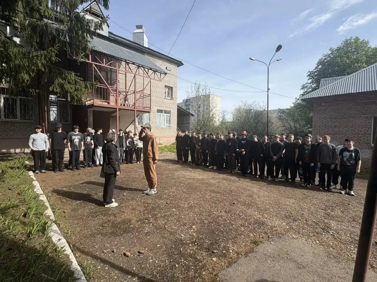 С 12 по 14 мая в школе прошли учебные сборы с учащимися 8 классов. Ребята прошли подготовку по шести