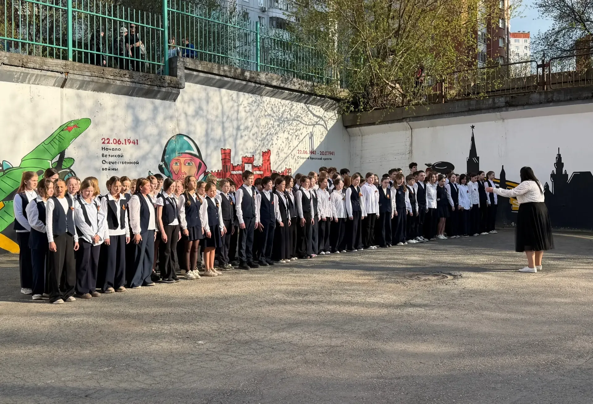 Накануне Дня Победы в лицее прошел ряд торжественных мероприятий 🎖️  Педагоги совместно с ребятами п