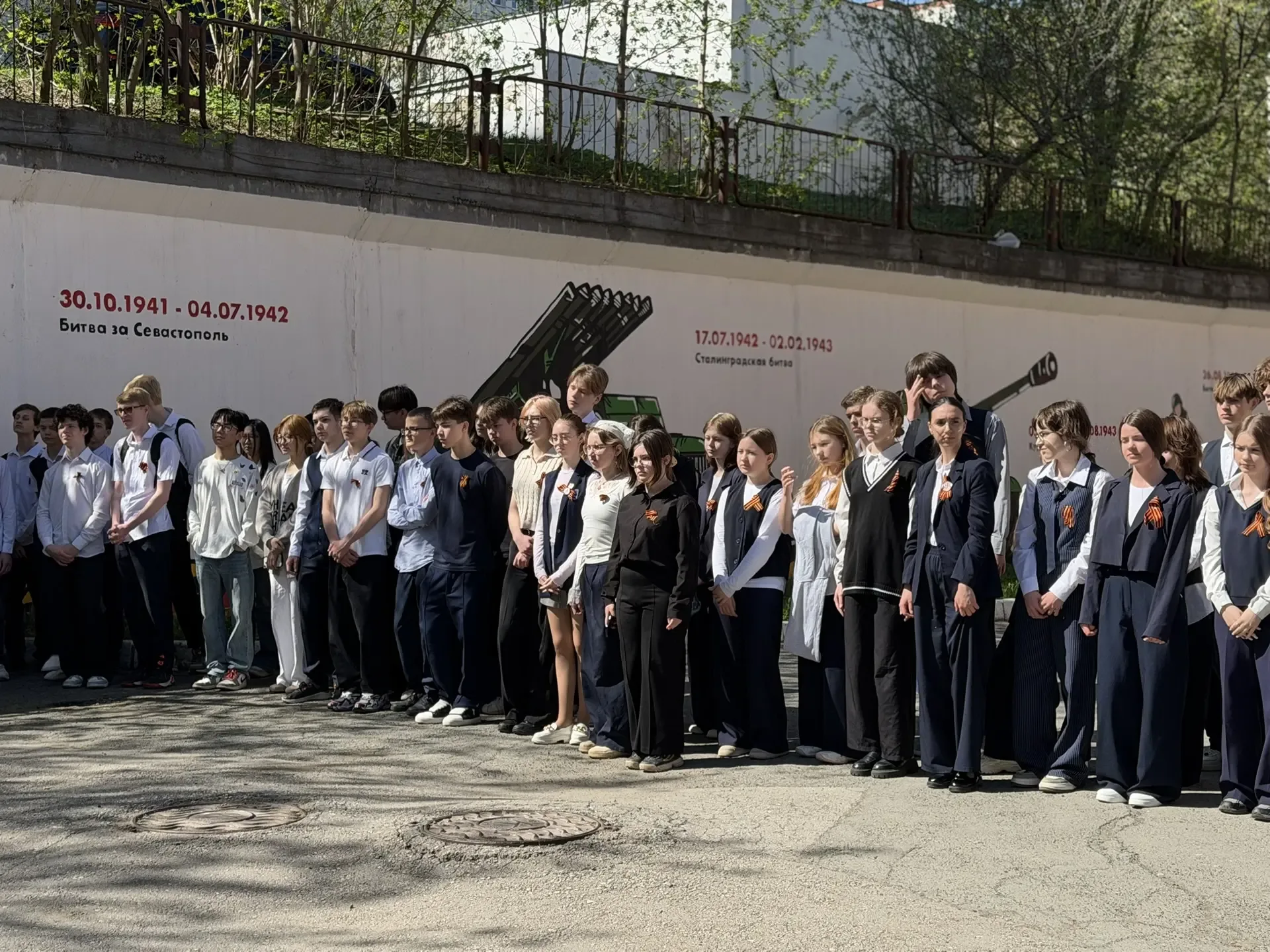 Накануне Дня Победы в лицее прошел ряд торжественных мероприятий 🎖️  Педагоги совместно с ребятами п
