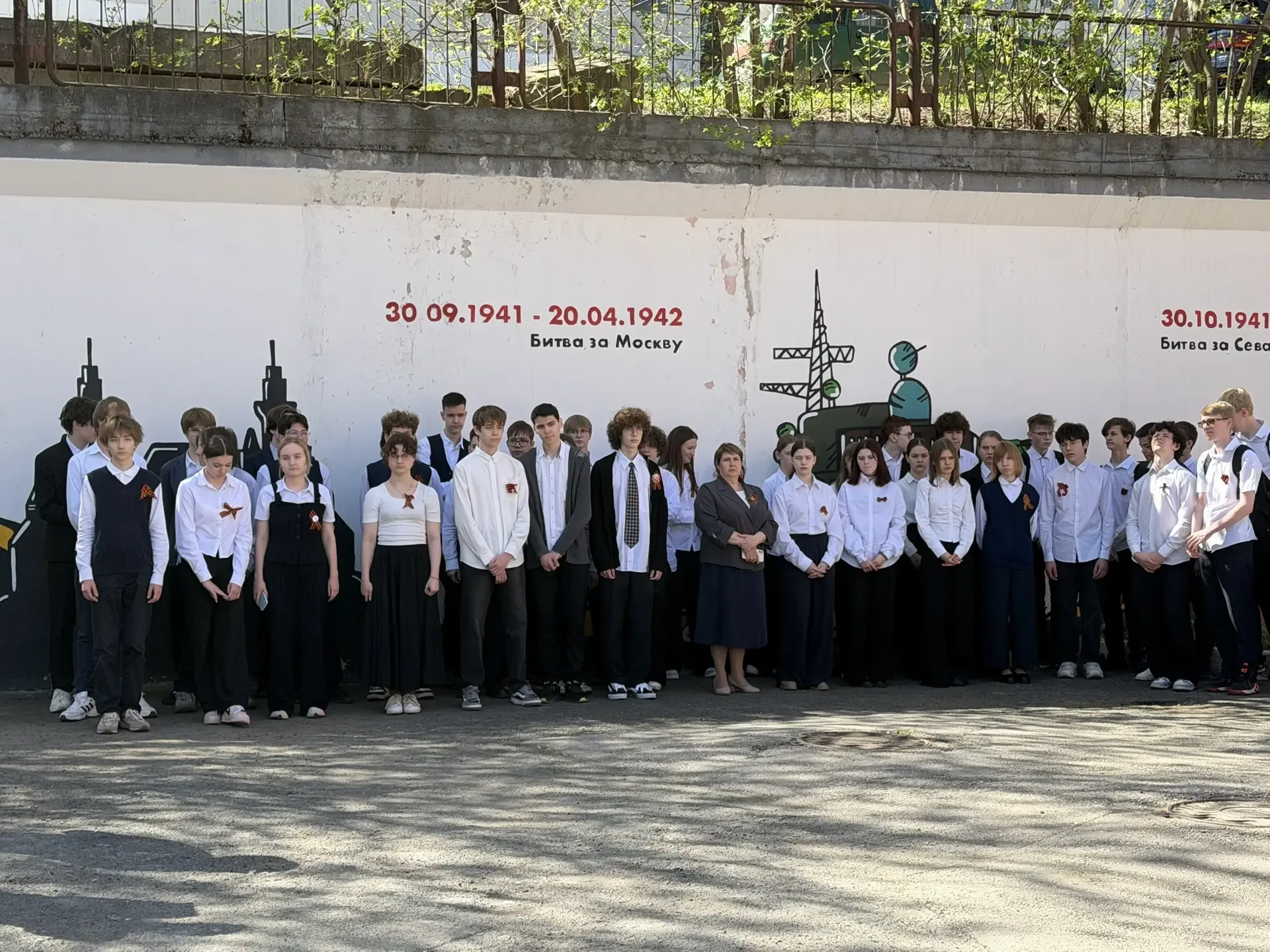 Накануне Дня Победы в лицее прошел ряд торжественных мероприятий 🎖️  Педагоги совместно с ребятами п