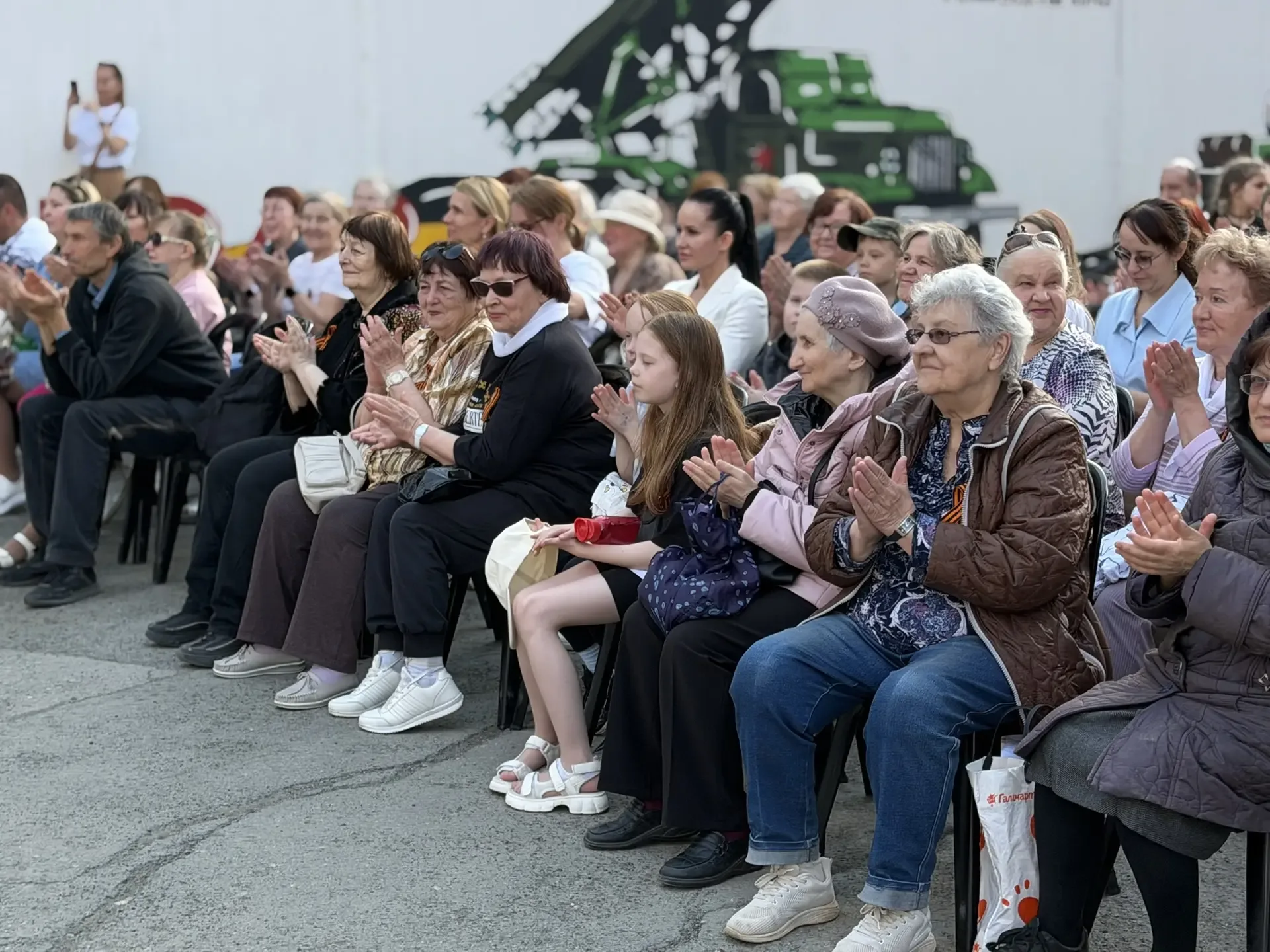 Накануне Дня Победы в лицее прошел ряд торжественных мероприятий 🎖️  Педагоги совместно с ребятами п