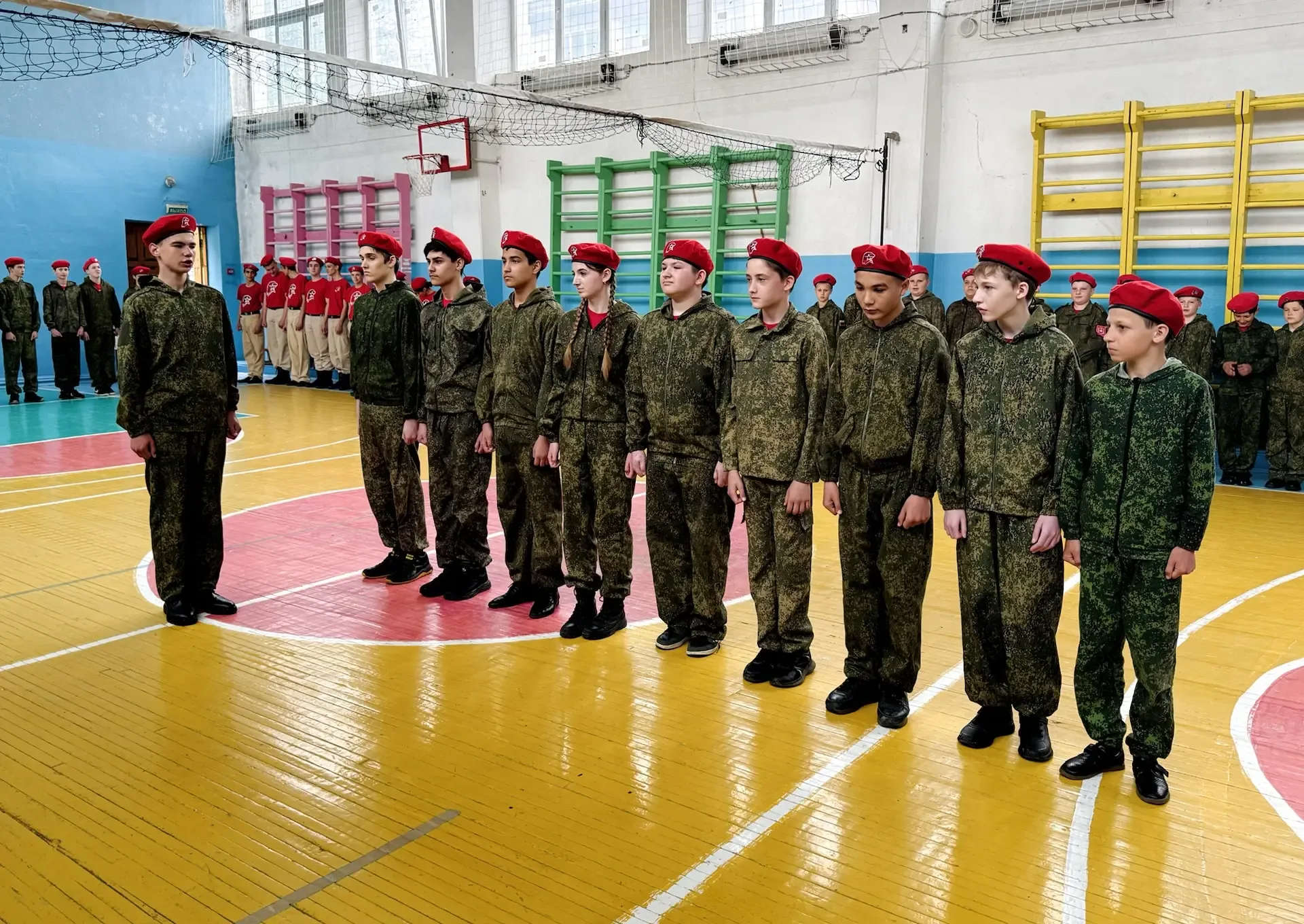 СМОТР-КОНКУРС СТРОЯ И ПЕСНИ🇷🇺  🌟Спортивный зал нашей гимназии вновь наполнился патриотическими песня