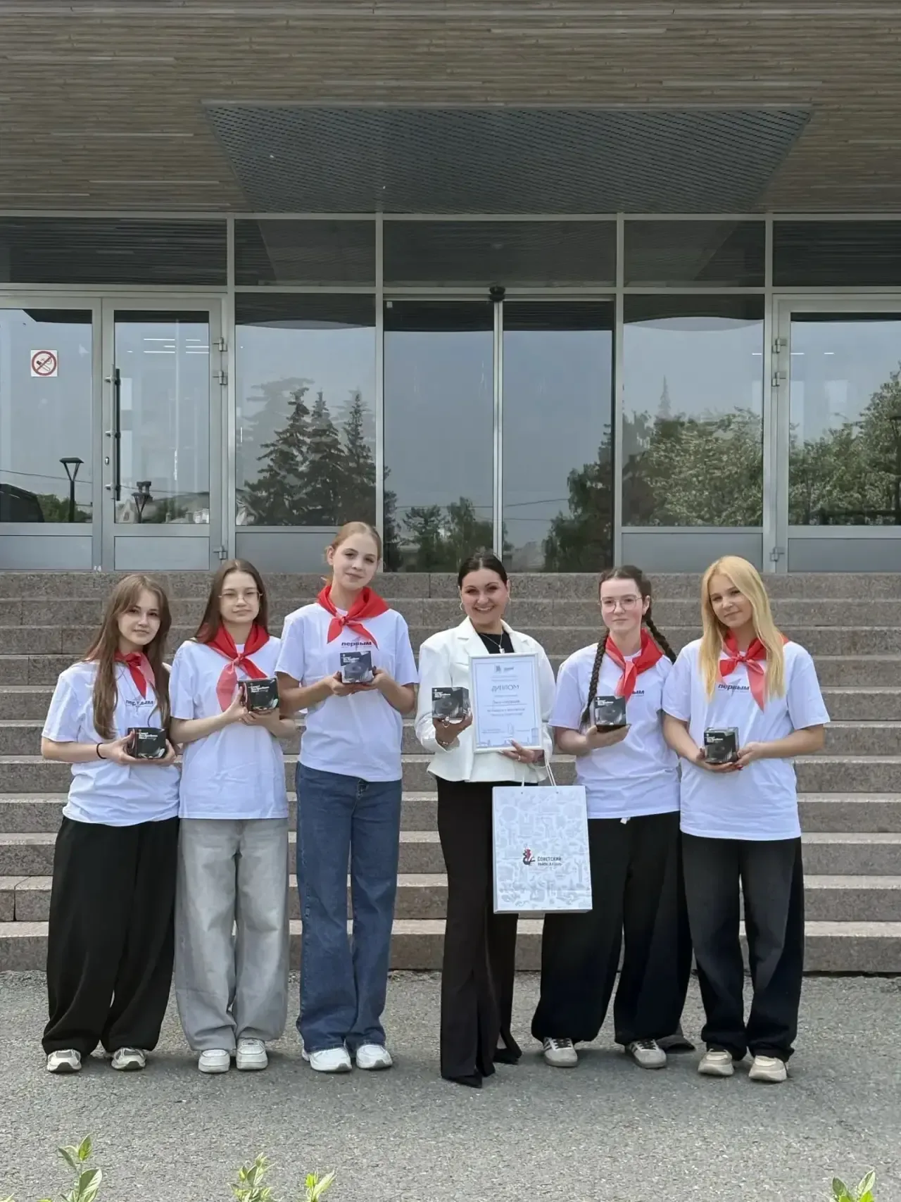 Серебро в эко-копилку! 🥈👏  Наши активисты «Движения Первых» и советник директора Светлана Александро