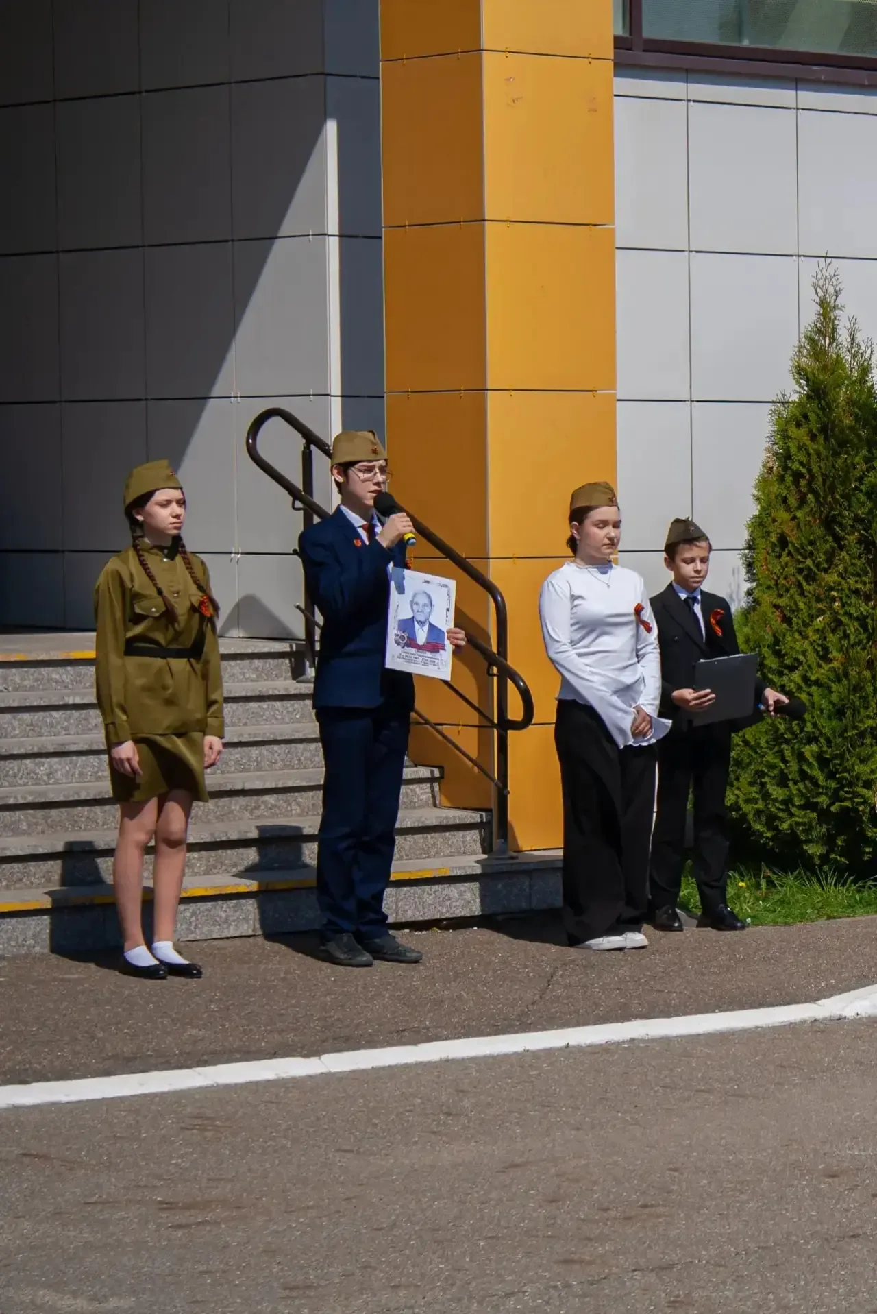 🇷🇺 БЕССМЕРТНЫЙ ПОЛК🕊️  Сегодня вся наша страна объединилась в великом шествии, и Гимназия 180 не ста