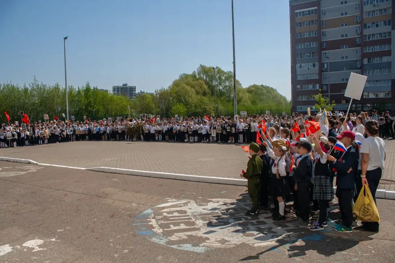 🇷🇺 БЕССМЕРТНЫЙ ПОЛК🕊️  Сегодня вся наша страна объединилась в великом шествии, и Гимназия 180 не ста