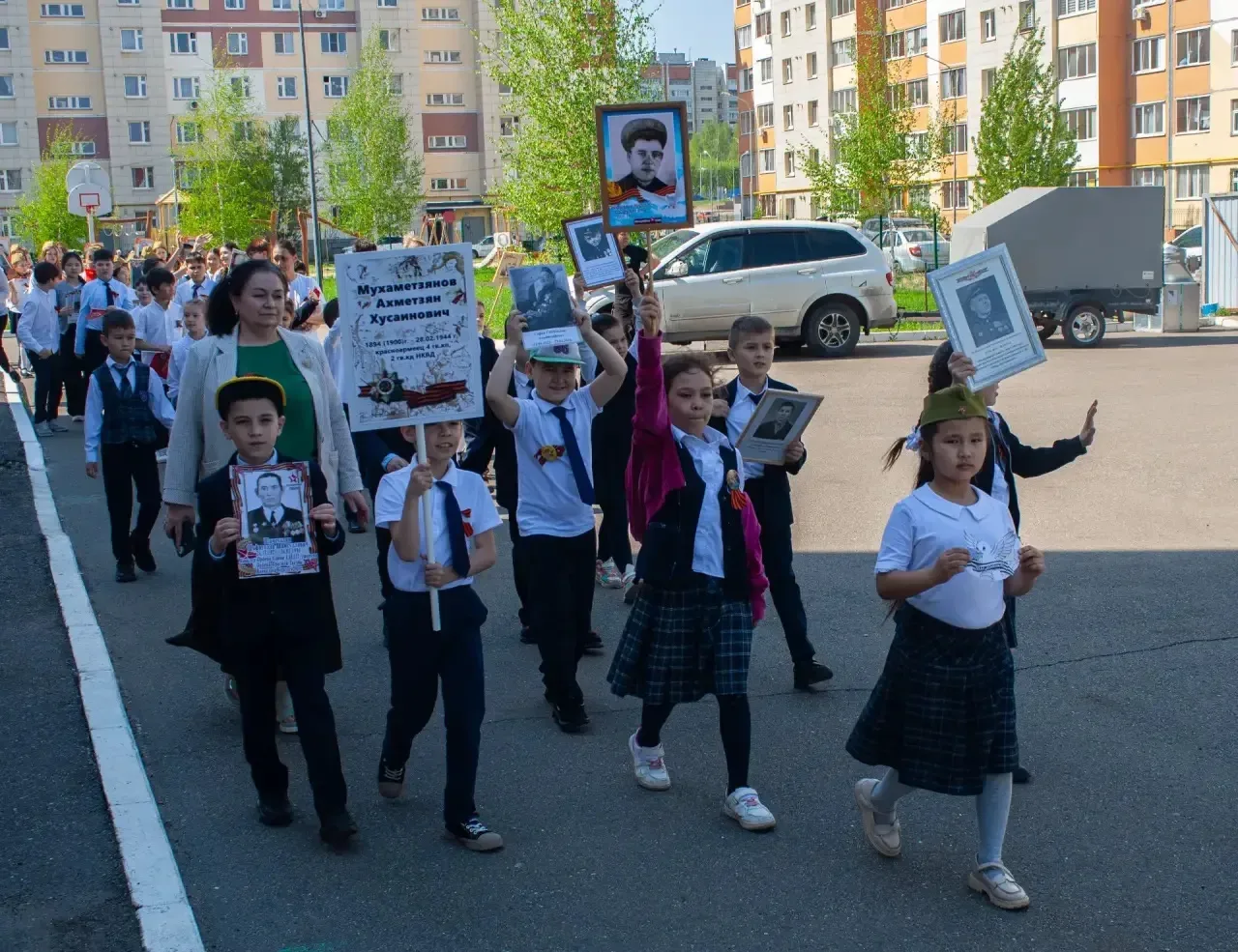 🇷🇺 БЕССМЕРТНЫЙ ПОЛК🕊️  Сегодня вся наша страна объединилась в великом шествии, и Гимназия 180 не ста
